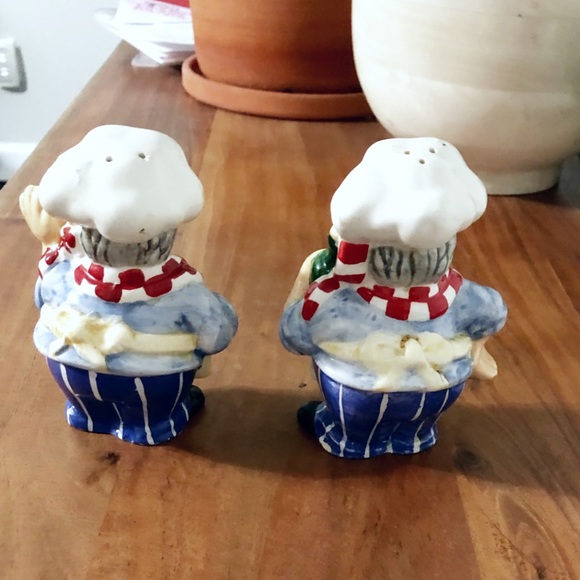 Salt & Pepper Vintage Chef Shakers - Picture 2 of 4